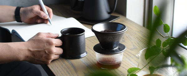 KINTO Journal Artikel Einführung in den Übergießer-Kaffee - Edelstahlfilter