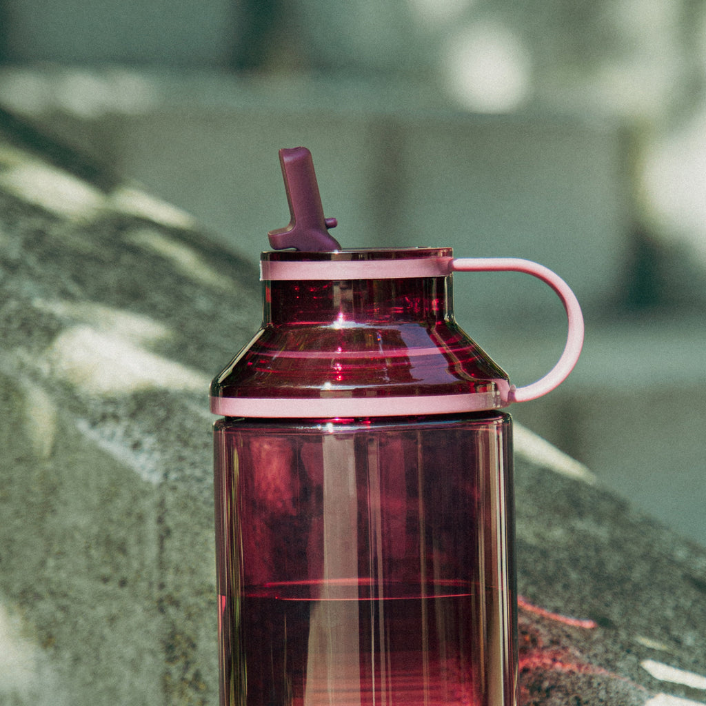 Kinto ACTIVE BOTTLE / 950 ml mit Ausgießer (2er-Set) Magenta 2