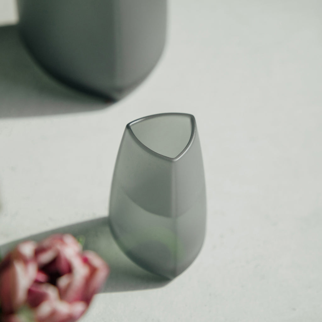 Kinto TRE vase 65x100mm smoke 2