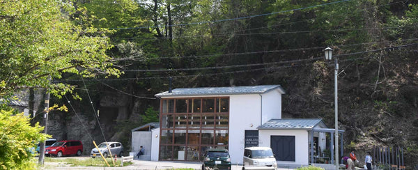 Collaboration pour les articles du journal KINTO : LES TORRÉFACTEURS DE CAFÉ EN PIERRE DES ÎLES