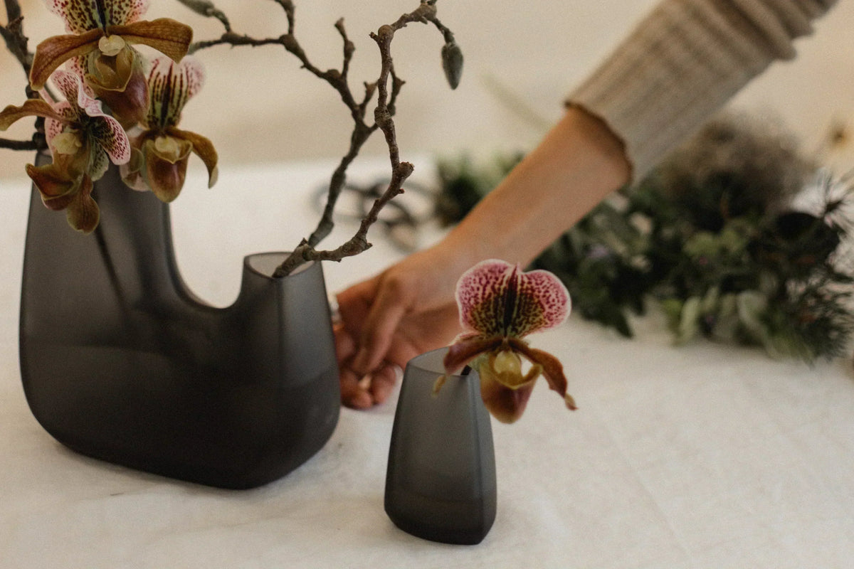 How to Arrange Flowers with TRE Vases