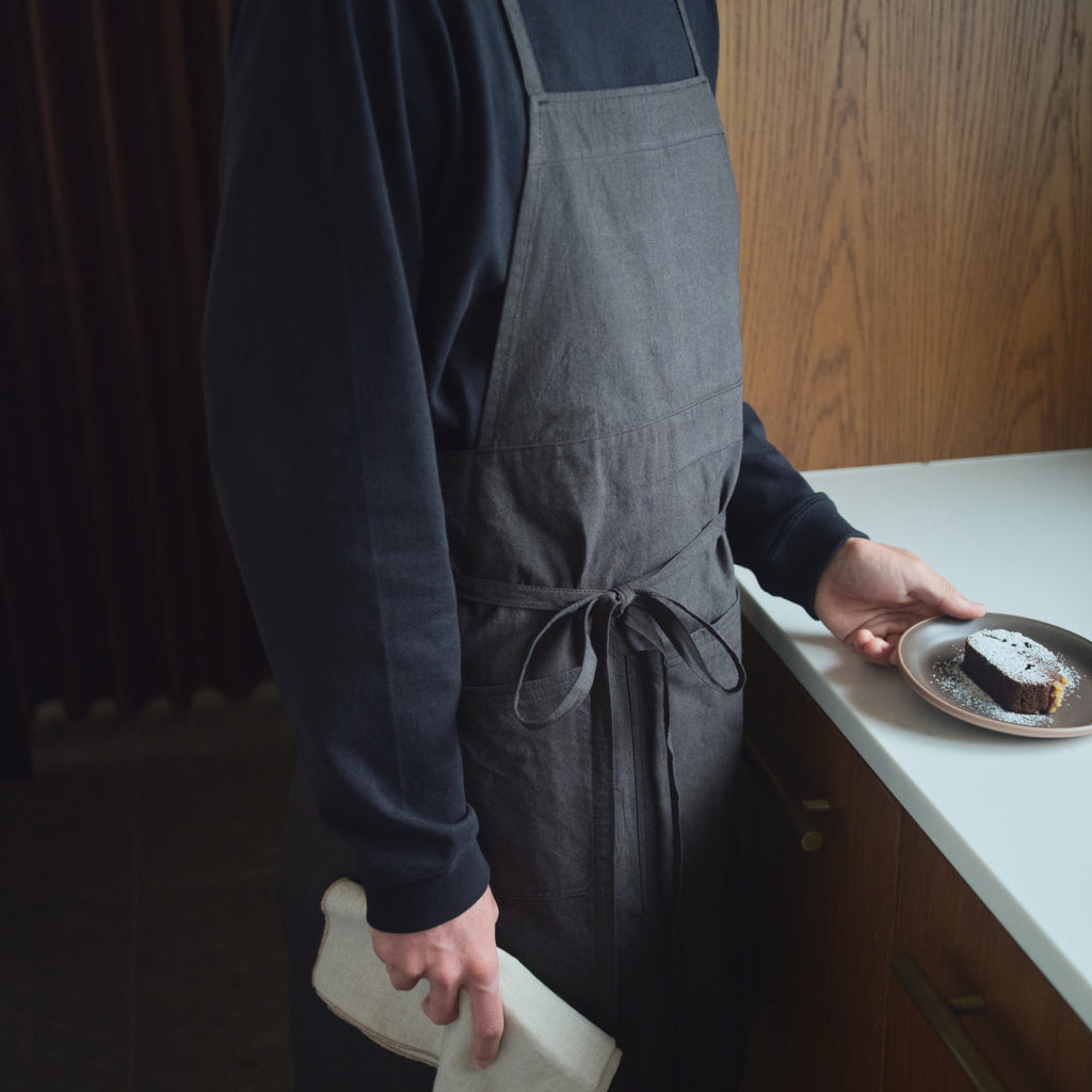 KINTO FUTO COTTON FULL APRON BLACK KHAKI