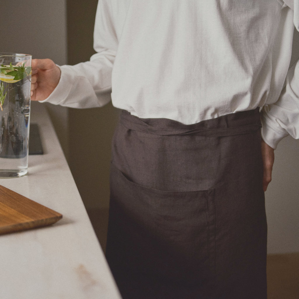 KINTO FUTO LINEN HALF APRON WHITE