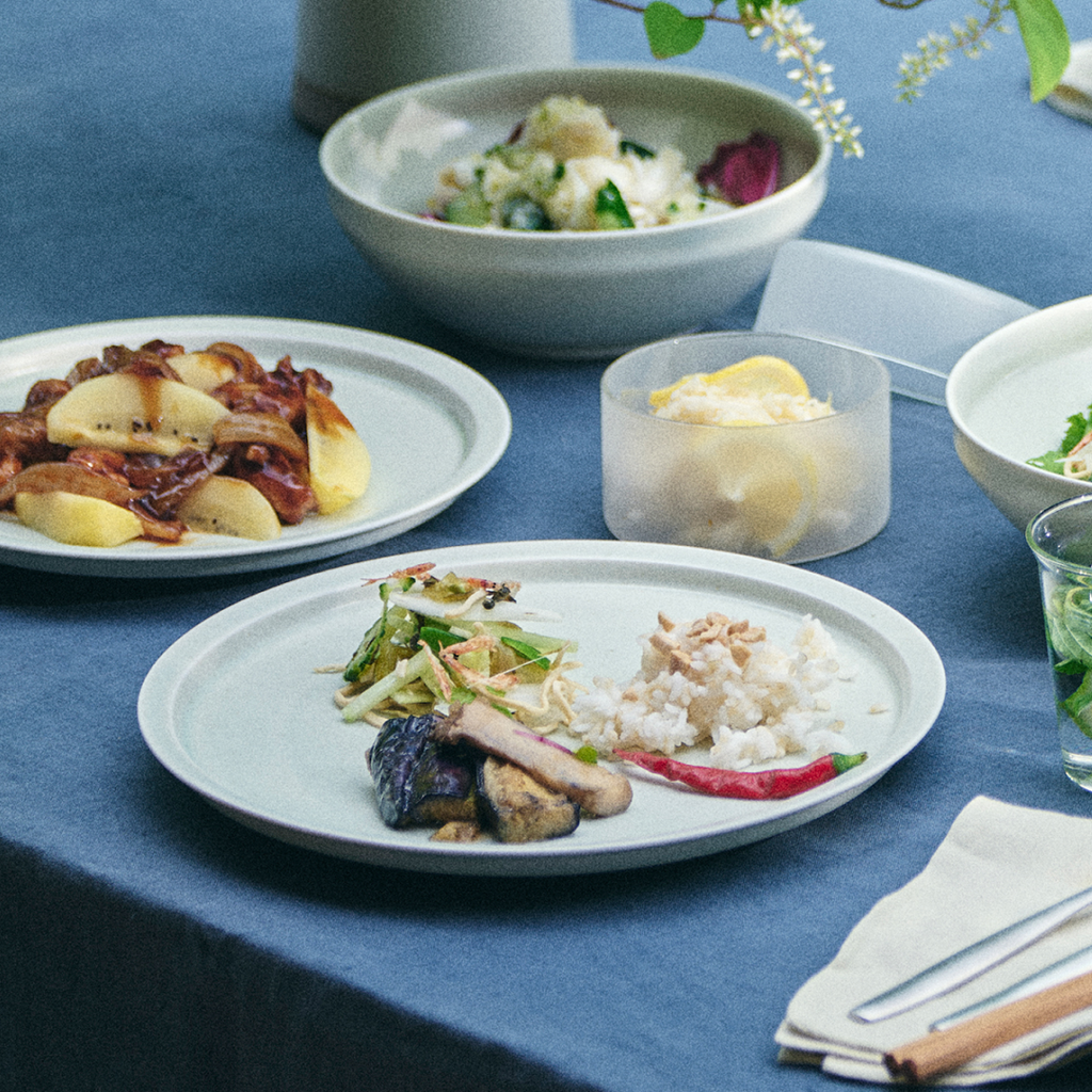 KINTO LIN PLATE 260MM EARTH GRAY