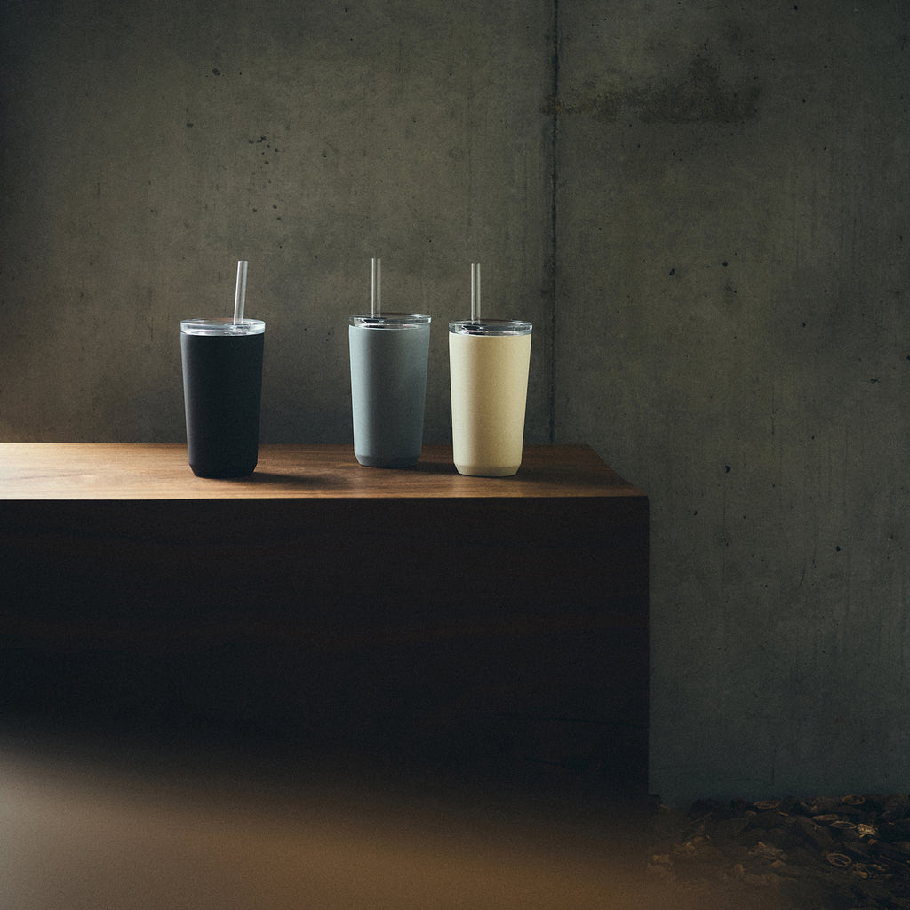 Kinto TO GO TUMBLER 480ml with straw + lid with plug white 5